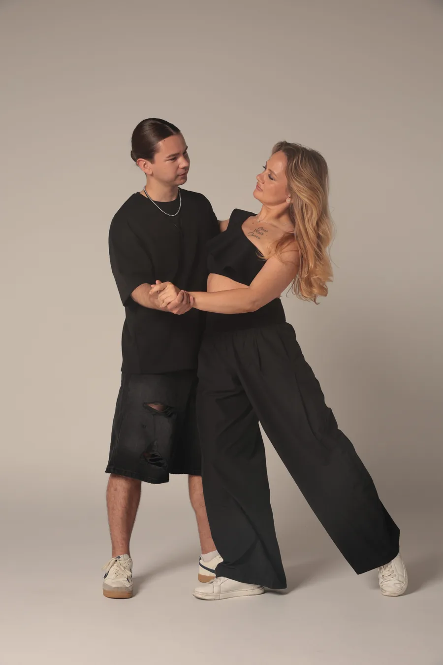 Robert and Kira dancing